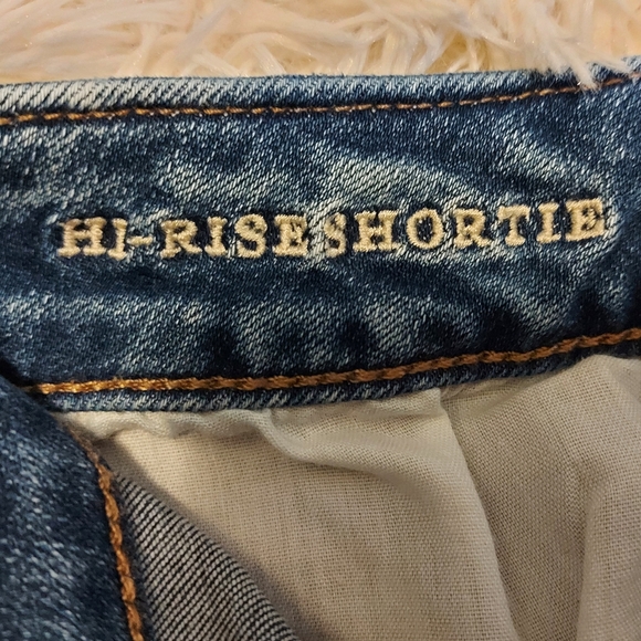 American Eagle cut off jean shorts 8 - Picture 3 of 4
